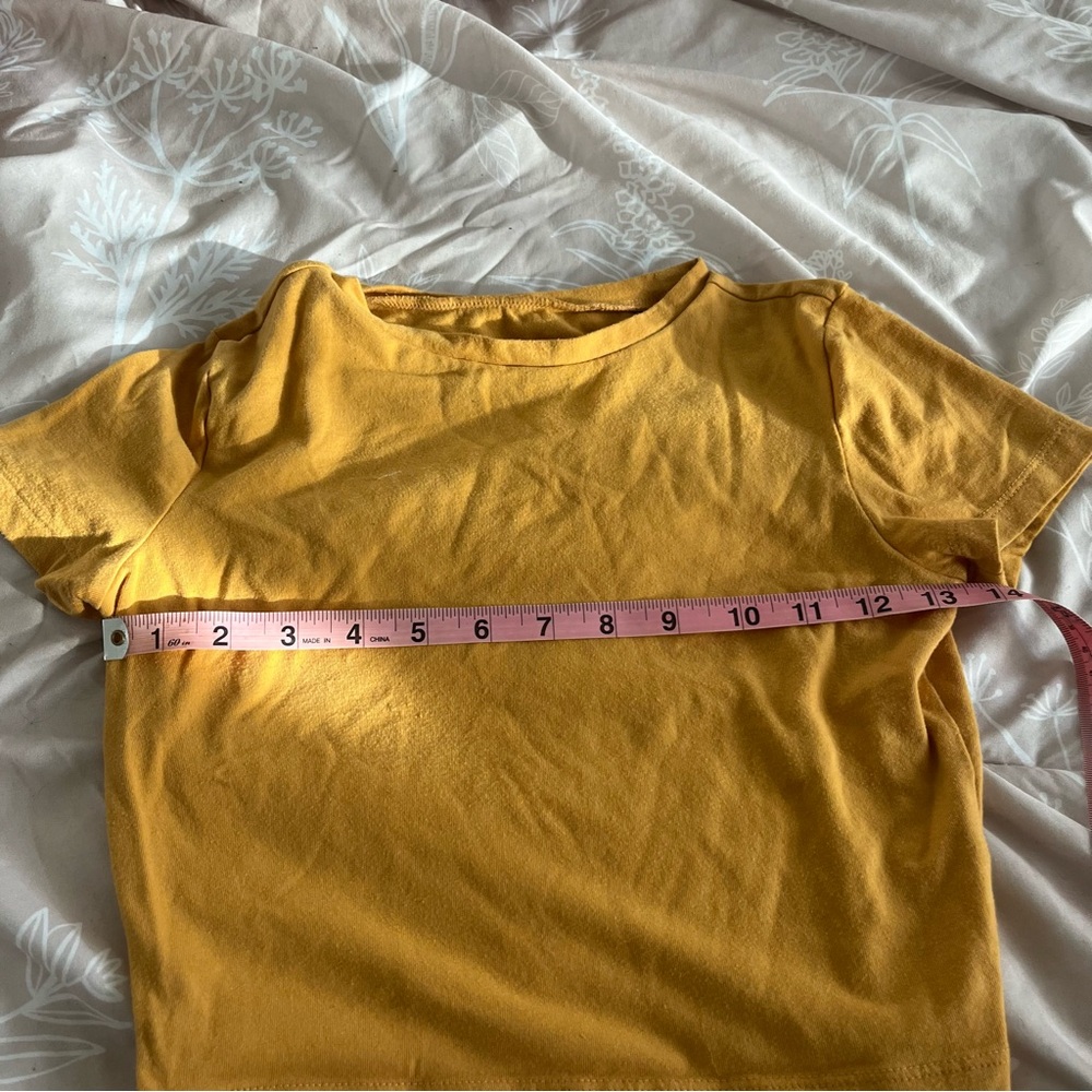 mustard yellow crop tee 🌼 - Picture 4 of 5